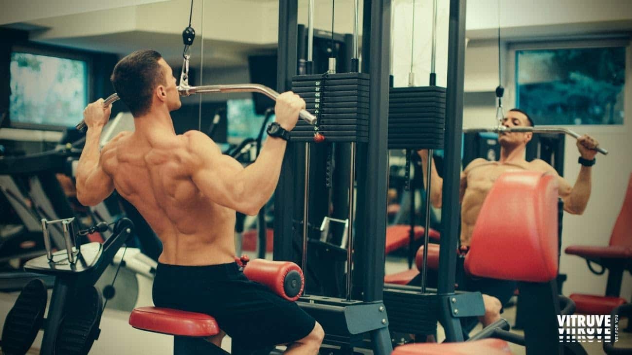 Cómo Hacer el Jalón al Pecho en el Entrenamiento de Fuerza